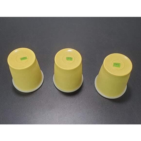 VTG Tupperware 6 oz. Kids' Juice Glasses Tumblers 1251 Set of 3 Harvest w/lids - Picture 2 of 4